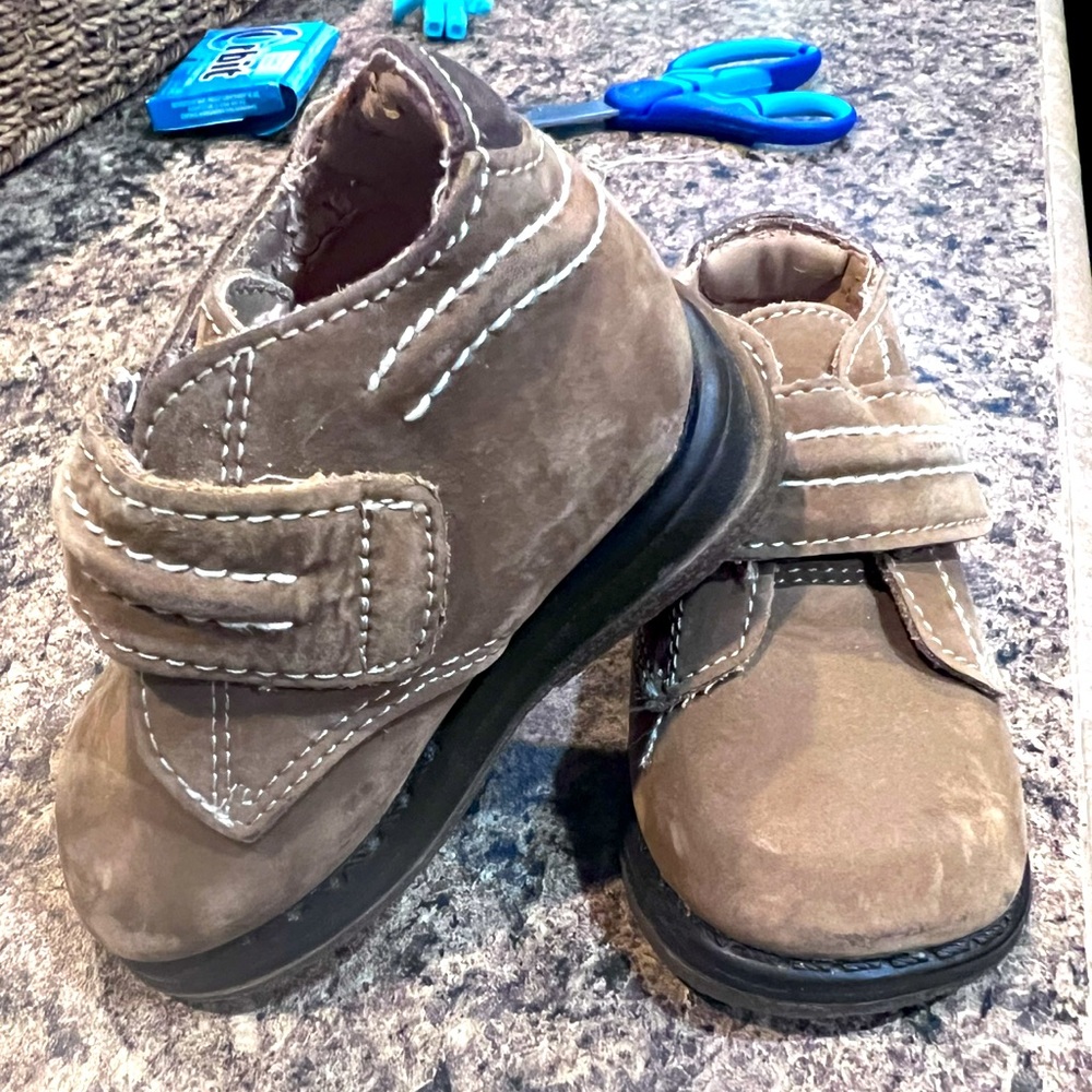 Toddler size 3 Buster Brown boots